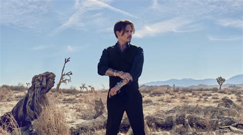 Johnny Depp torna in nuovo spot di Dior, i fan elogiano l’azienda 